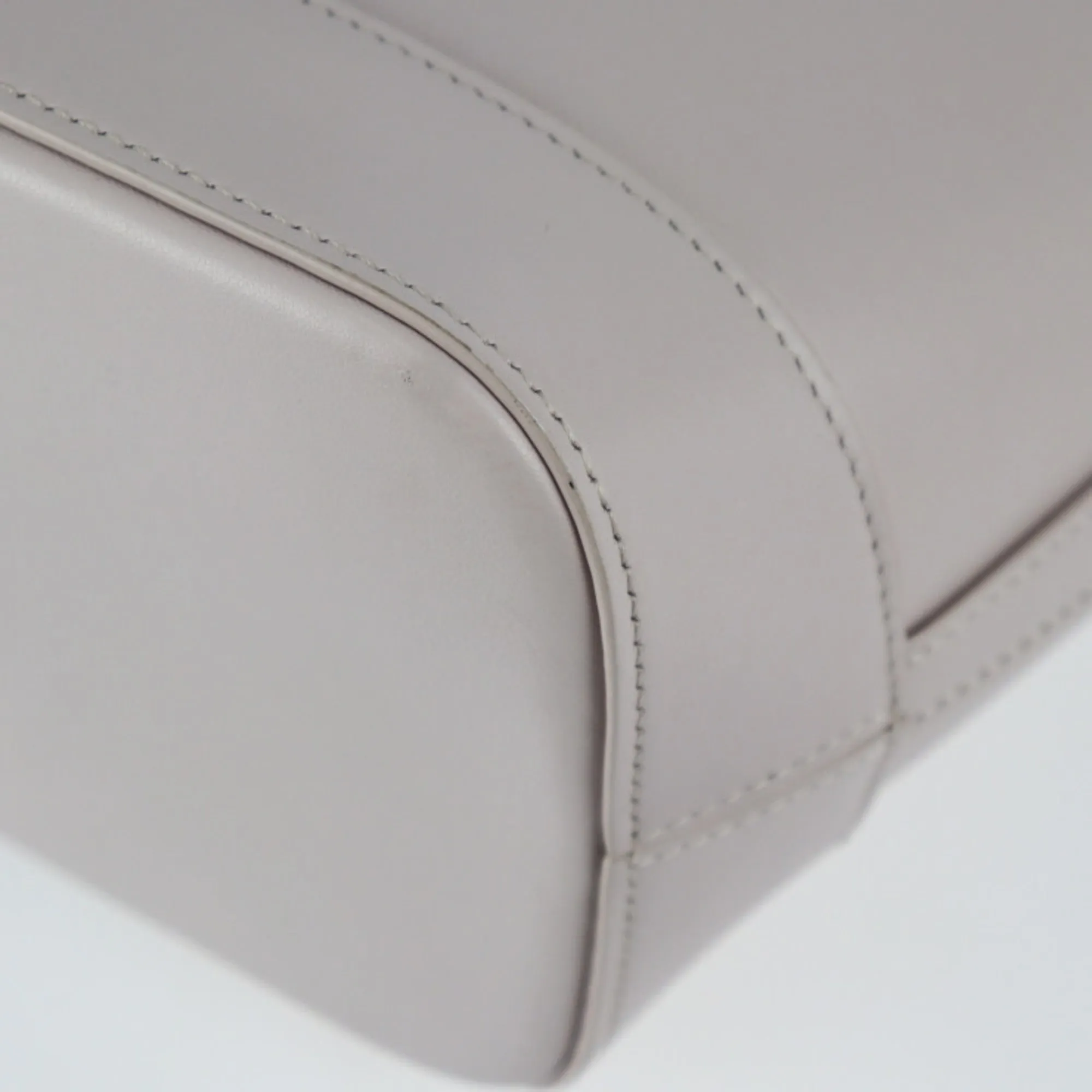 Celine Small Bucket Cuile Triomphe Shoulder Bag 198243DU3.24OU Calfskin POUDRE Pink Gold Hardware